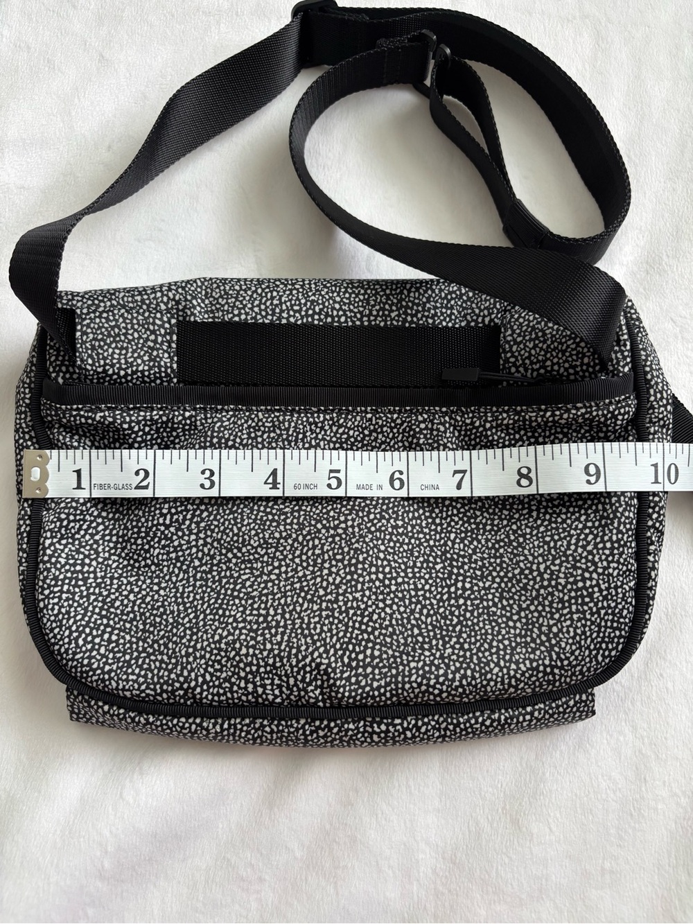 Lululemon Go Lightly Belt Bag Chakra Print Alpine White Black EUC - Picture 13 of 14
